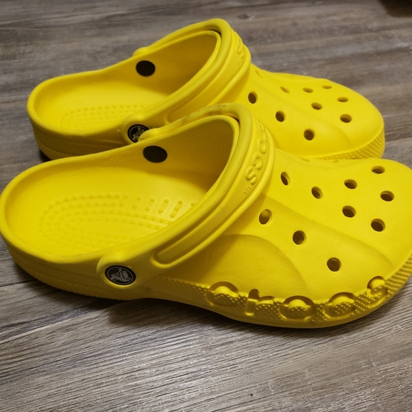 Yellow Crocs - Picture 3 of 7